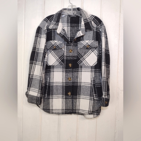 Member's Mark Other - Member's Mark Plaid Shacket Black and White Plaid Button-Up Size (S)